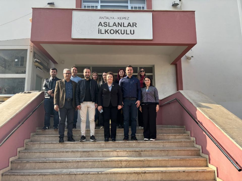 Eğitim Gücü Sen, Aslanlar İlkokulu Ve Ortaokulu’nda Öğretmenler Günü’nü Coşkuyla Kutladı