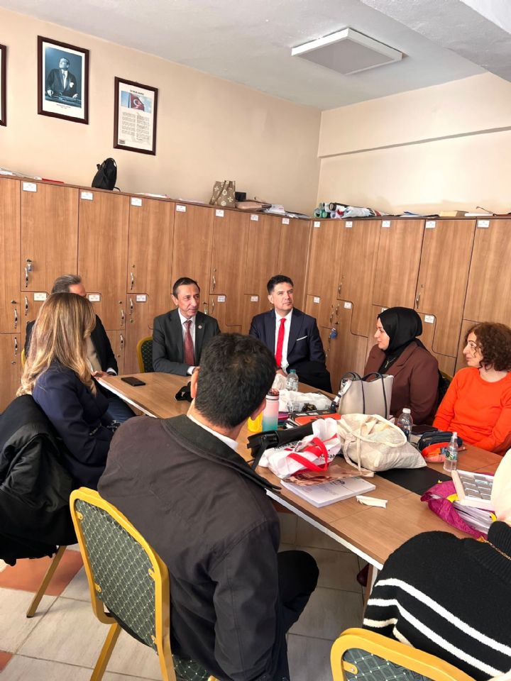 Genel Başkanımız Oğuz ÖZAT, Trabzon’da Okul ve Kurumları Ziyaret Ederek Eğitim Çalışanlarımızla Buluştu