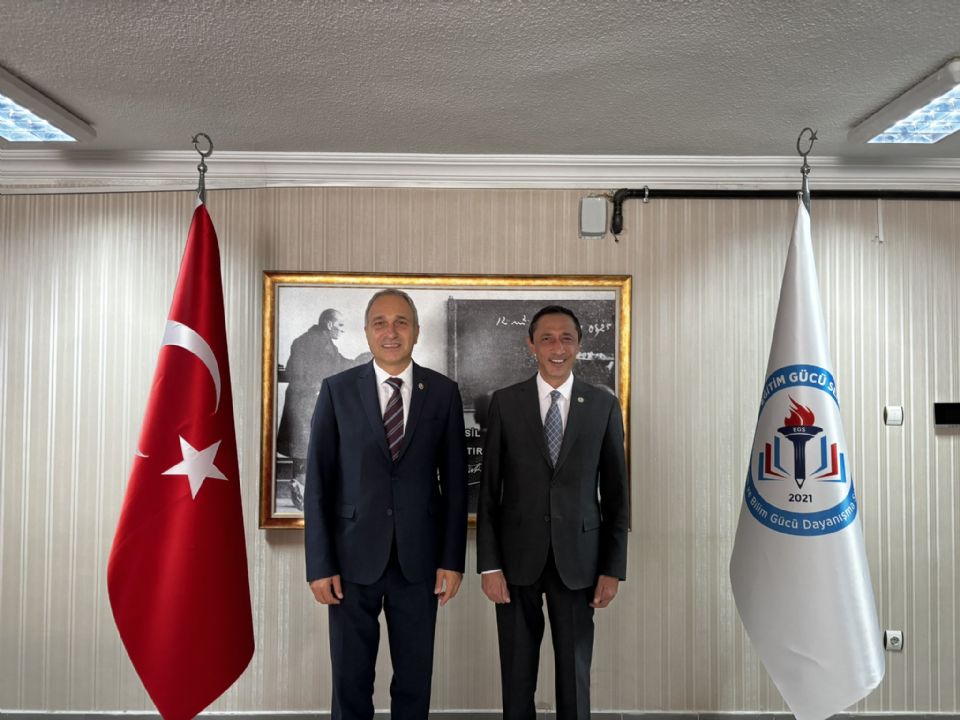 YENİ Parti İstanbul Milletvekili Suat ÖZÇAĞDAŞ ve beraberindeki heyeti Genel Merkezimizde ağırladık.