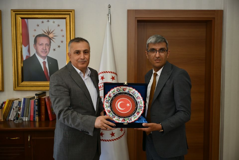 Genel Başkan Yardımcımız Resul Partici, Bursa İl Millî Eğitim Müdürü Sayın Gürhan Çokgezer'i Makamında Ziyaret Etti.