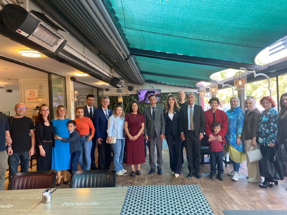 Genel Başkanımız Oğuz ÖZAT, Genel Sekreterimiz Sinem AKŞEMSETTİNOĞLU, Genel Başkan Yardımcılarımız Resul PARTİCİ ve Dilaver KÖRPE, Balıkesir’de Üyelerimizle Bir Araya Geldi!