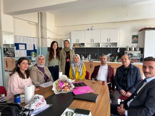 Ekim Ayında Da Okullarımızı Ve Öğretmen Odalarını Ziyaret Ederek Öğretmen Ve Memurlarımızın Talep Ve Önerilerini Dinledik, Sendikamızı Anlattık.