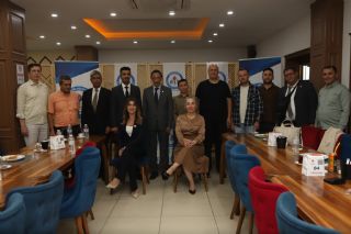 Genel Başkanımız Oğuz ÖZAT, Genel Sekreterimiz Sinem AKŞEMSETTİNOĞLU, Genel Başkan Yardımcılarımız Resul PARTİCİ ve Dilaver KÖRPE, Manisa’da İzmir ve Manisa İl Teşkilatlarımızla Bir Araya Geldi!