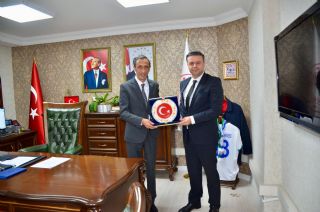 Genel Başkanımız Oğuz ÖZAT, Rize İl Milli Eğitim Müdürü Sn. Halil İbrahim AKMEŞE'yi Makamında Ziyaret Etti.